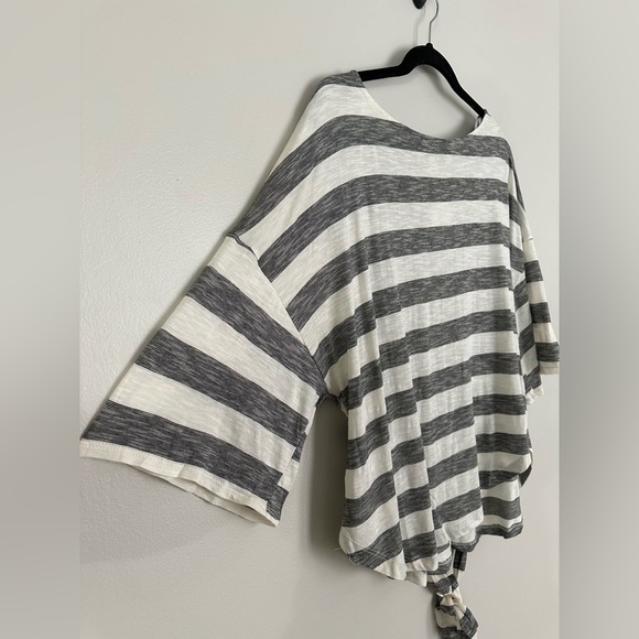 Urban Outfitters Lumiere Oversize Shirt in Small. New with tag - Picture 2 of 11